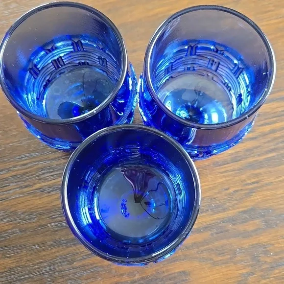 Vintage L.E. Smith Cobalt Blue Wicker Basket Footed Tumbler - Picture 4 of 7